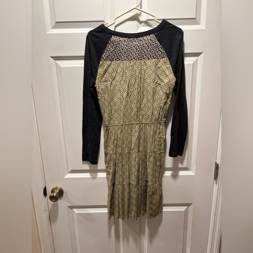Floral Shift Dress - Picture 5 of 7